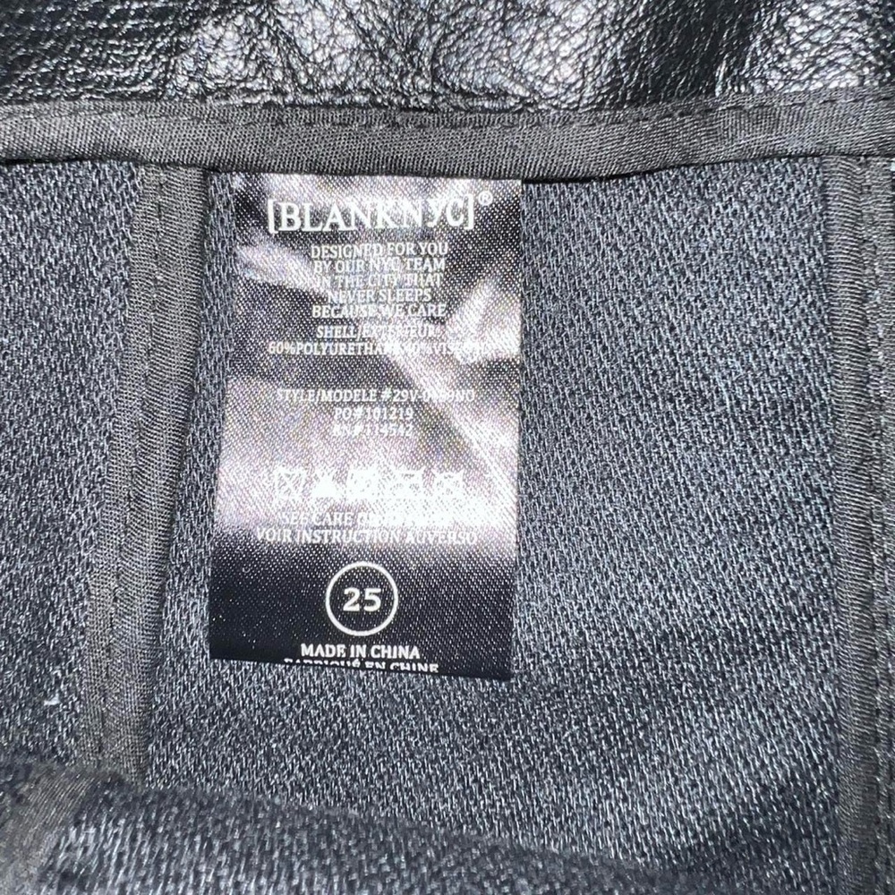 BlankNYC Black Faux Leather Moto Mini Skirt Zip Detail Y2K Size 25 - Picture 5 of 9